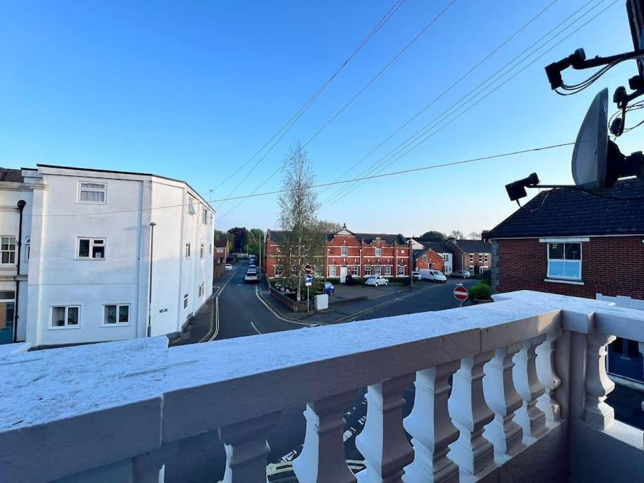 Bright, First Floor, One Bedroom Flat In Wimborne Wimborne Minster Esterno foto
