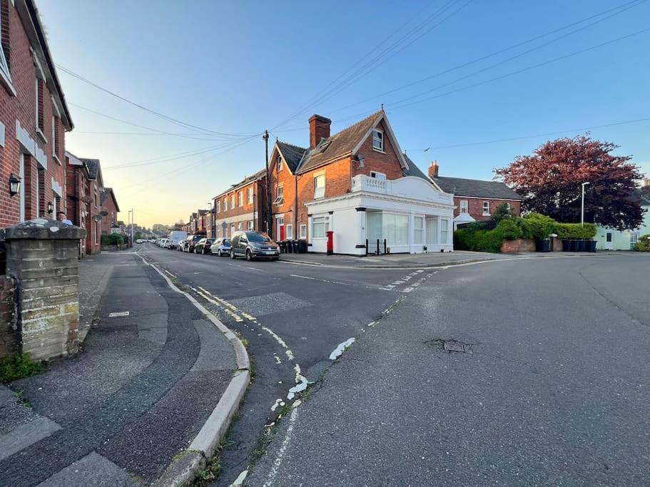 Bright, First Floor, One Bedroom Flat In Wimborne Wimborne Minster Esterno foto