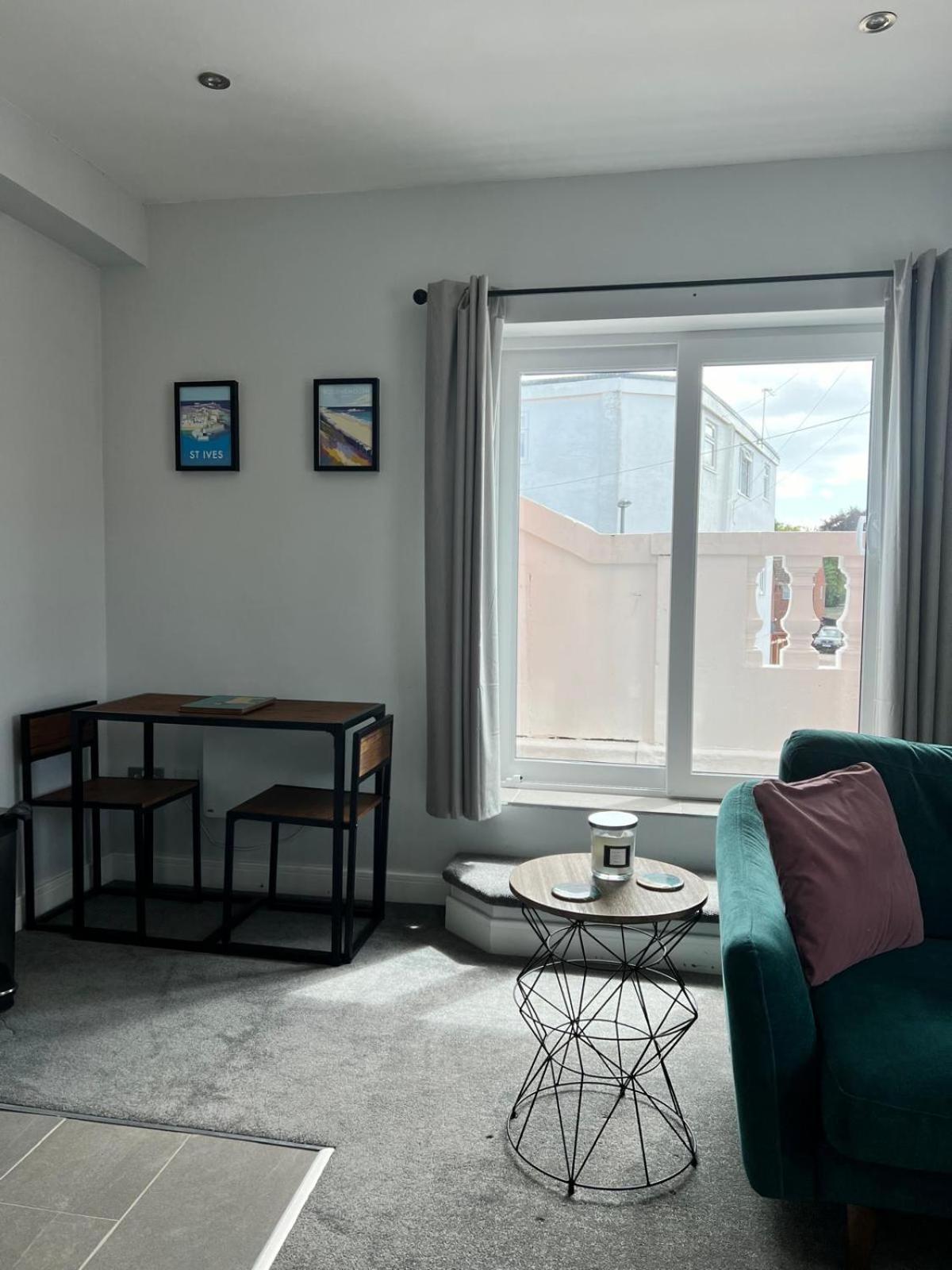 Bright, First Floor, One Bedroom Flat In Wimborne Wimborne Minster Esterno foto